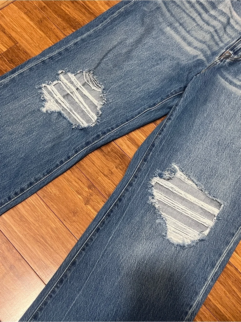 Aeropostale Women’s Skater Wide Relaxed Distressed Jeans